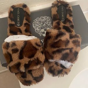 Vince Camuto Leopard Jazz fur slippers